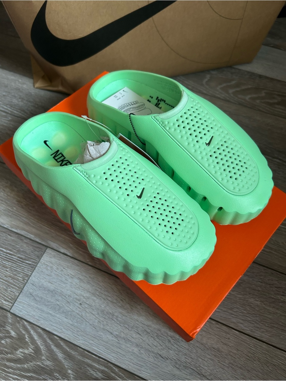 Men’s Nike Mind 001 Slides - Mint Cucumber Green - Picture 2 of 9